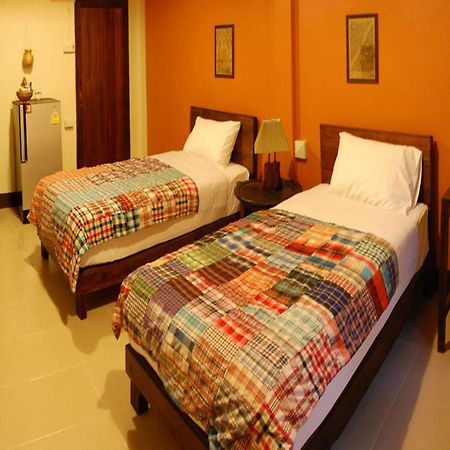 The Outside Inn Ubon Ratchathani Exterior foto