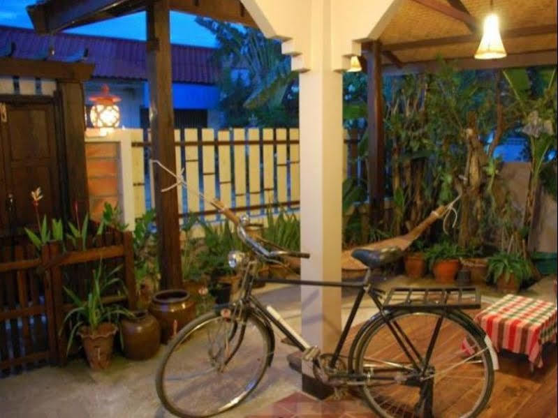 The Outside Inn Ubon Ratchathani Exterior foto